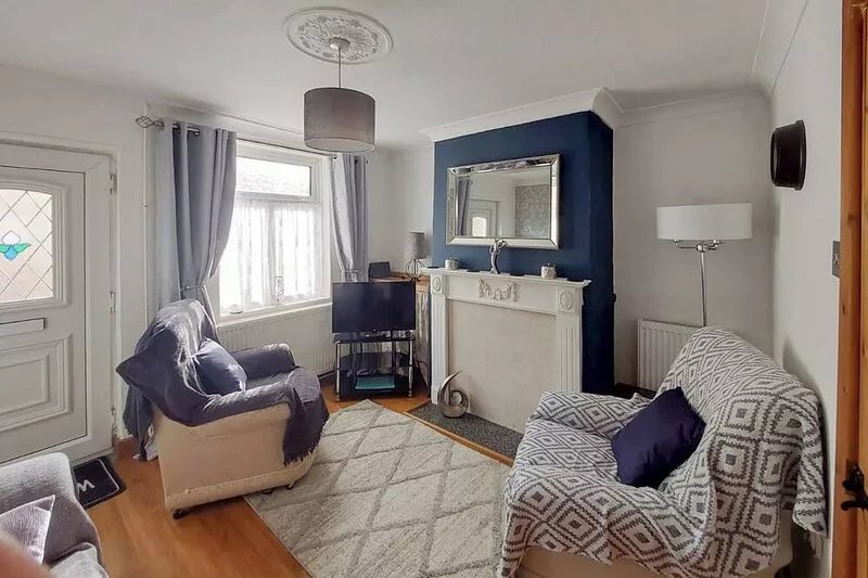 A modern town house in the heart of Alfreton, ideal for exploring the National