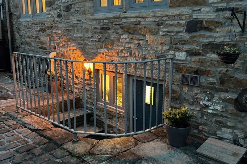 Superior Apartment In the heart of Marple Bridge