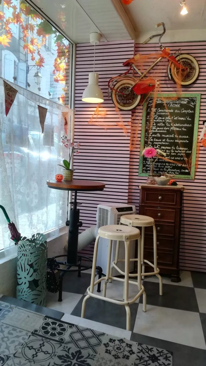 Vintage cafe