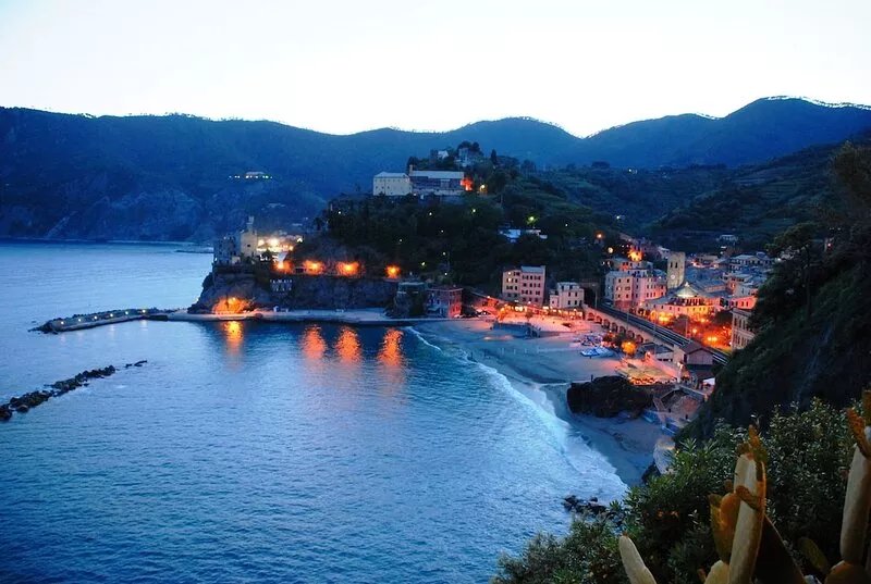 CENTRALLY quiet and typical residence -150 mt. from the sea