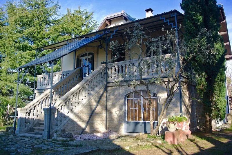 villa ARTYCHOUETTE Ideally located in the heart of Provence.