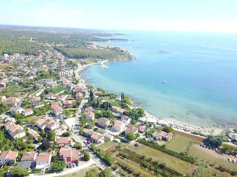 Holiday house IVAS with garden near the sea