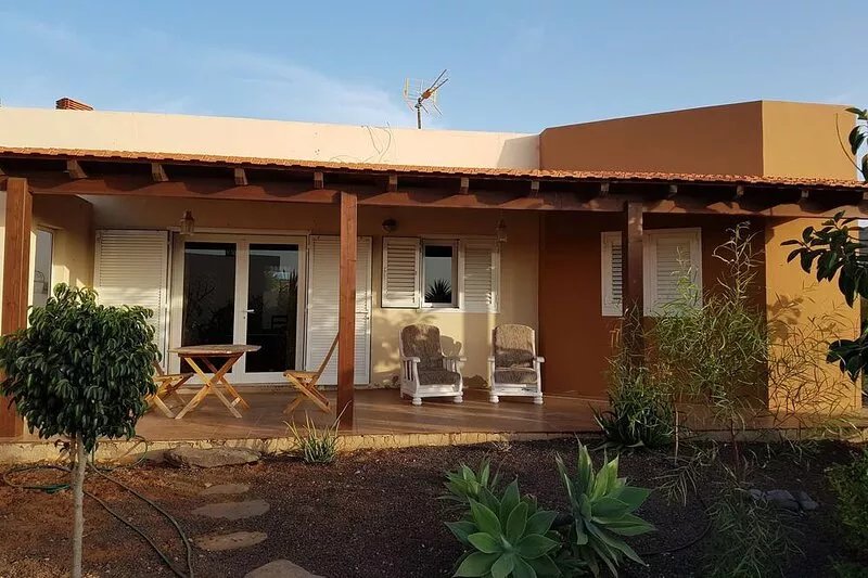 Nico House.  House with wifi between gardens and olive trees.