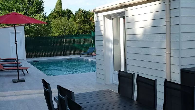 Detached villa in Les Mathes with private heated pool - Villa Cachée (Sleeps 10)