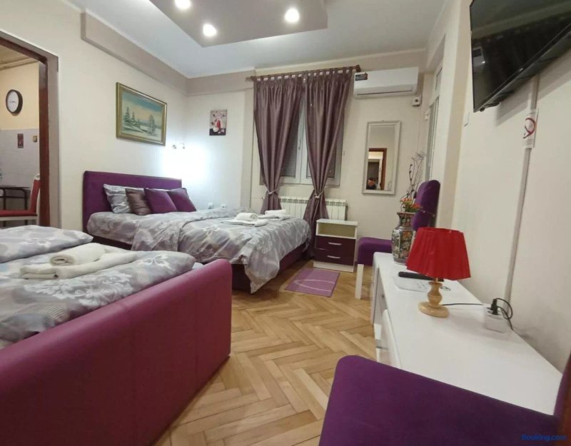 Apartments & Rooms LUG-MDL