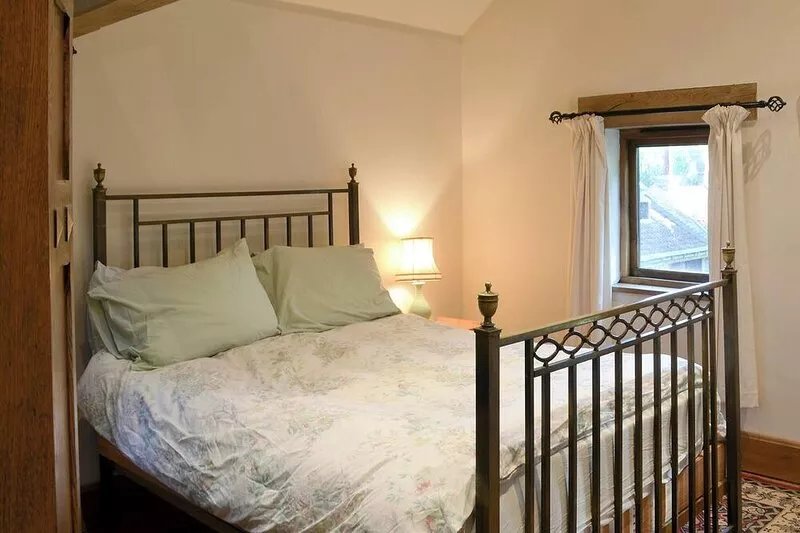 4 bedroom accommodation in Low Dinsdale