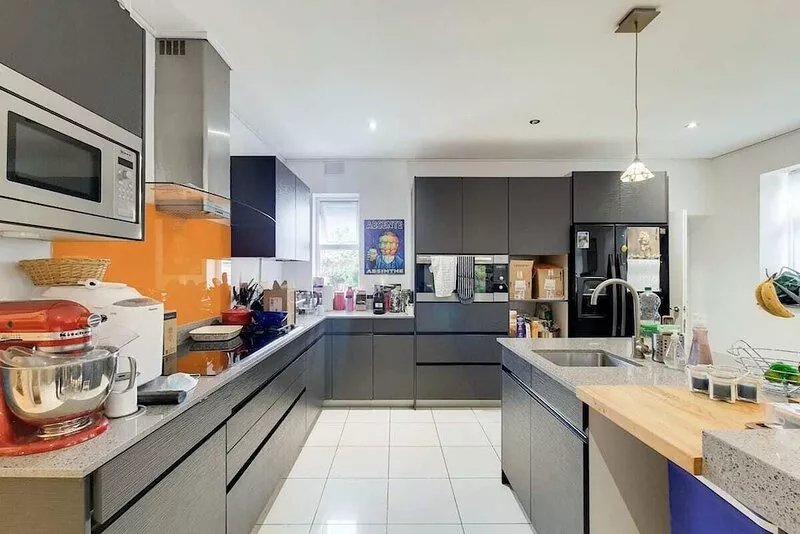 Luxury 3-bedroom House 3 minutes from Tube station