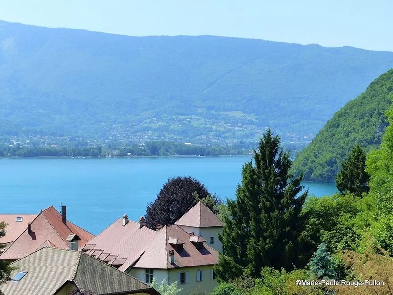 The pleasures of a French Alps charming family house in Talloires by lake Annecy