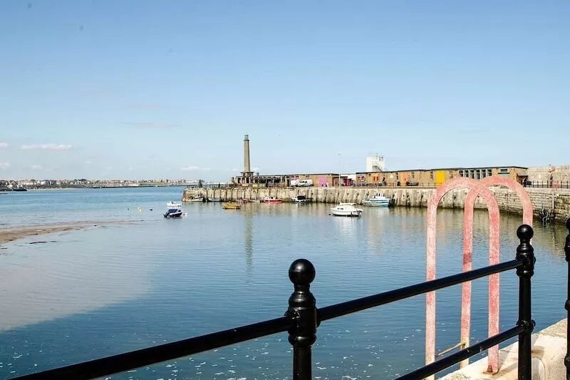 Chic Beach Getaway (sleeps 6) - 4 mins to beach