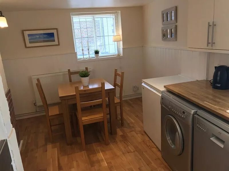 Cosy Village Cottage Great Price! London and the coast 30mins away
