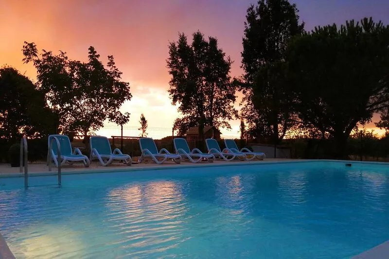 Aux Jameleaux: family friendly home with swimming pool and bordering vineyard