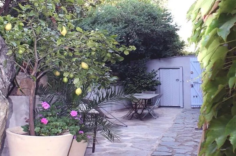 Village house - panoramic sea view - terraces and garden