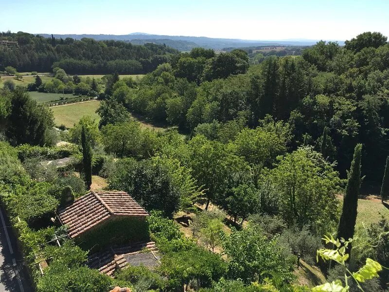 Beautiful villa with swimming pool at the edge of a spectacular medieval village