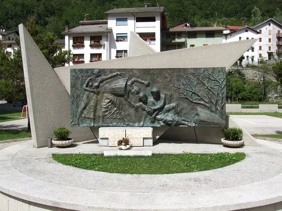 Monumento alle Portatrici Carniche a Timau