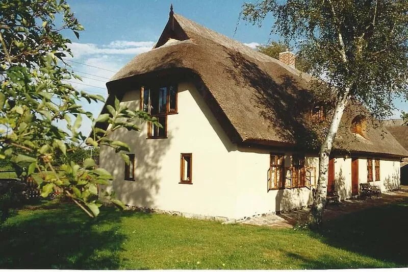 Vacation in a thatched fisherman's house