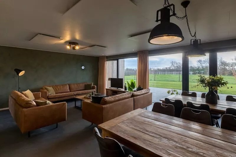 House in Vrouwenpolder near Beach