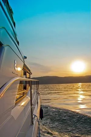 Croisieres privees LES CANOTIERS DU LAC  / Aix-les-Bains