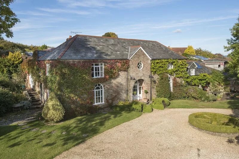 Classic Country House with Heated Indoor Pool Complex and Private Walled Garden