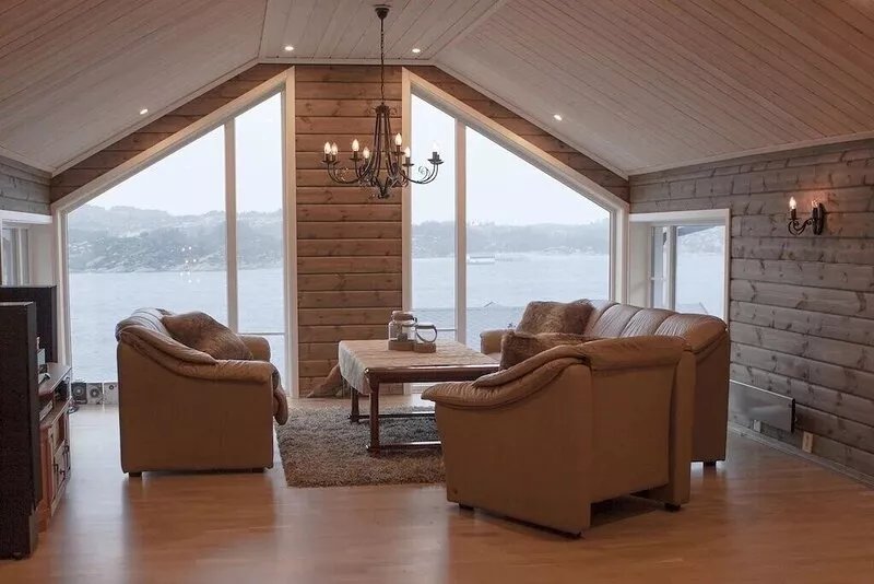Large, beautiful cottage by the sea 45 min from Bergen!  High Standard!