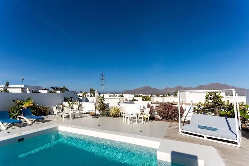Villa Perla Blanca, 3 bed, free wifi & airco, heated pool, ping pong.