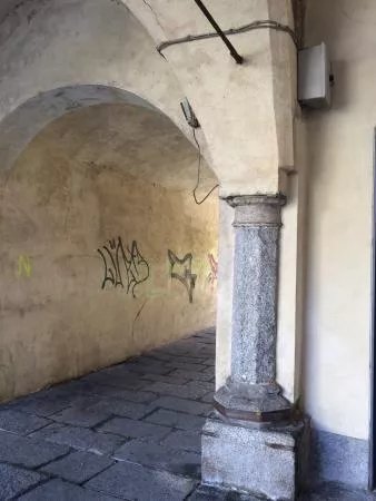 Una Piccola Colonna Murata