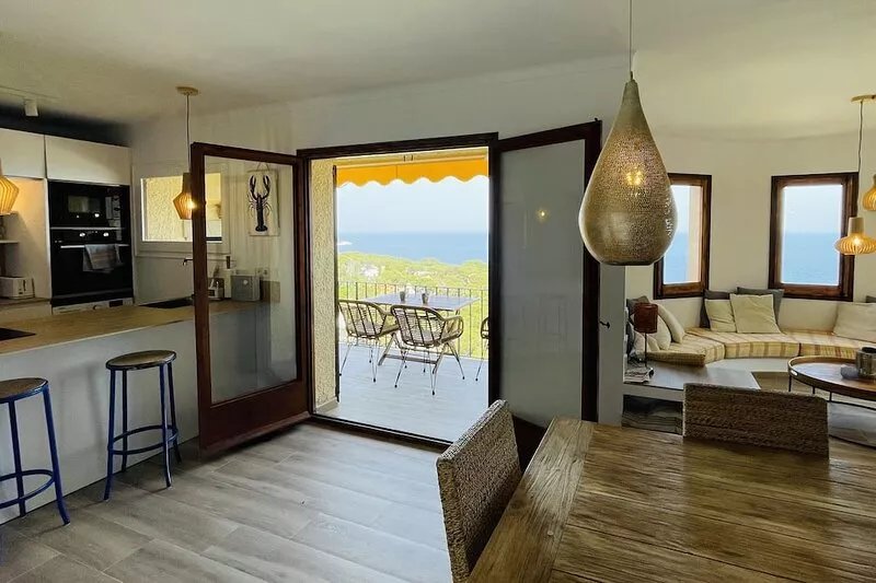 Cozy apartment with a breathtaking view in Calella de Palafrugell