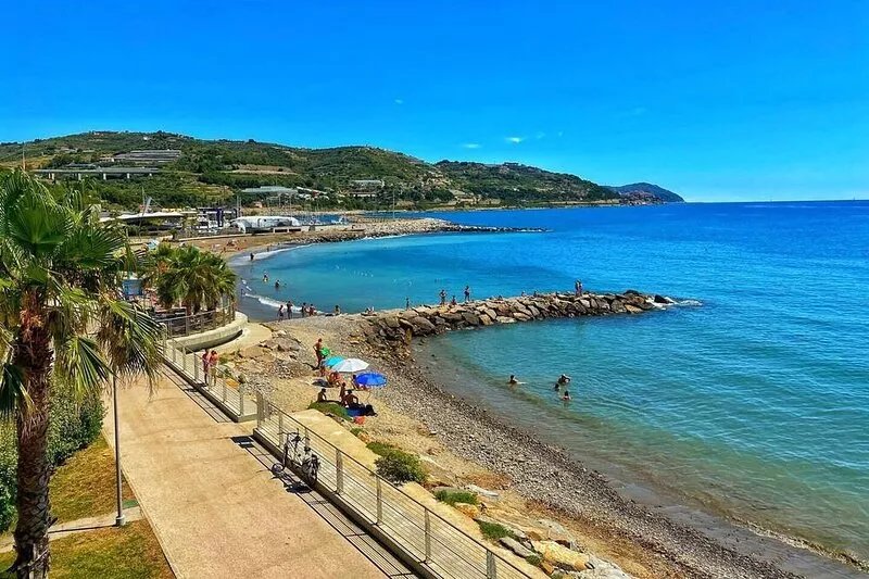 Ca' Pisani  in Civezza with private pool for 17 persons