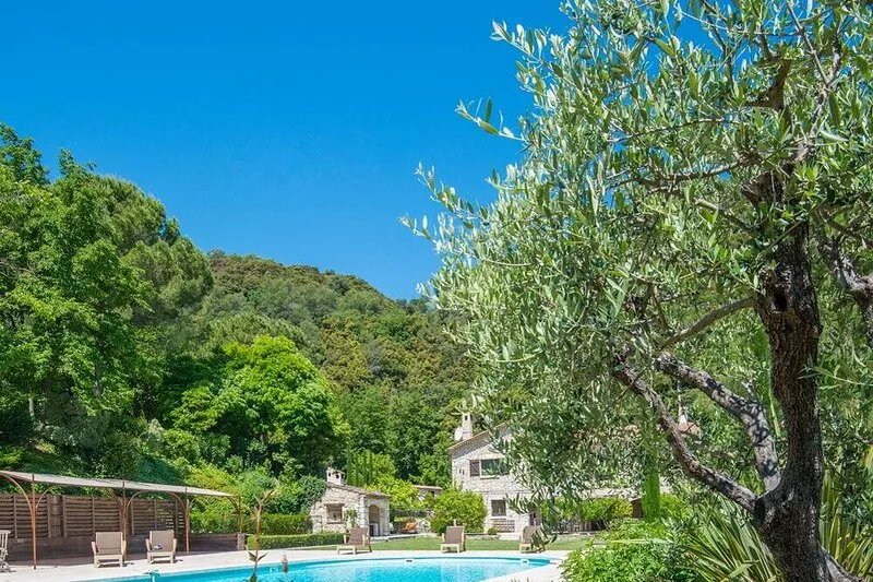 Very spacious and quality beds peaceful villa with big pool, WIFI and air-con