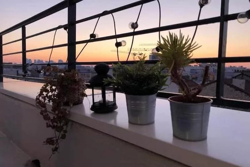 Appartement with balcony 20m to Champs-Élysées