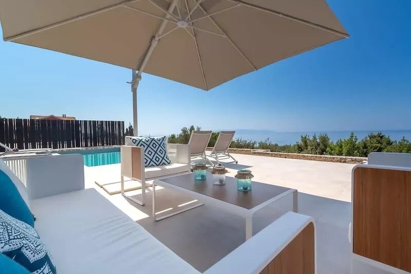 Chic Contemporary 3 Bedroom Villa with stunning sea and mountain views