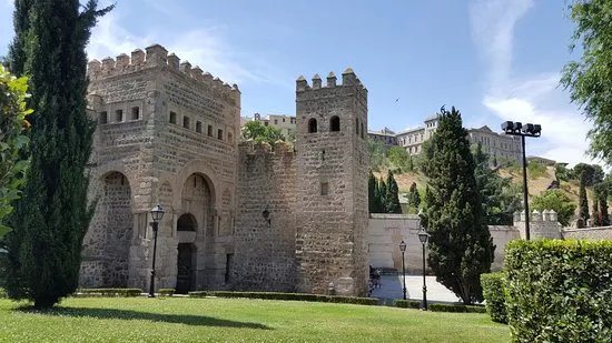 Puerta de Alfonso VI