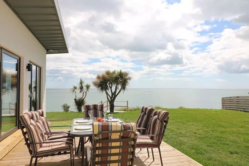 BEACH HOUSE, pet friendly, with open fire in Courtown, County Wexford