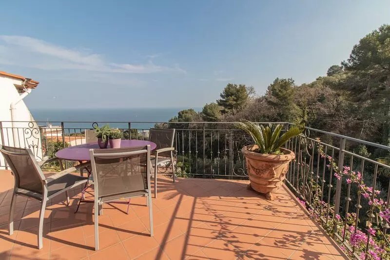 House with terrace and solarium with a beautiful sea view