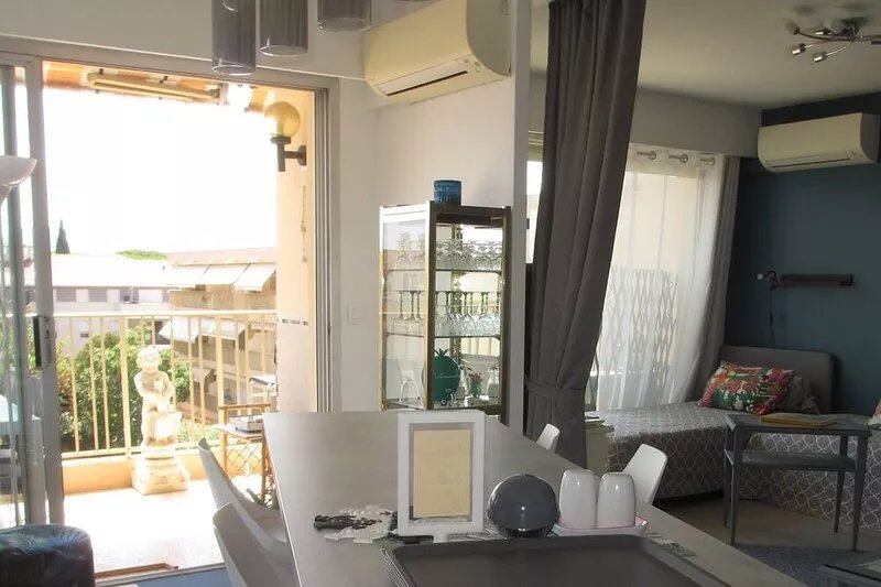 Overlooking the marina, close to the sea and town center, rated 3*.