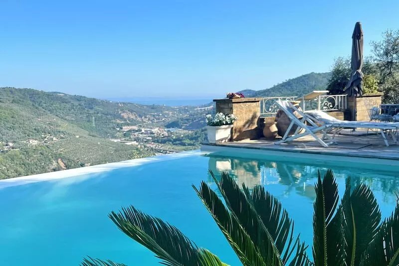 Villa Panorama da Luca, splendida terrazza con piscina riscaldata, vista mare
