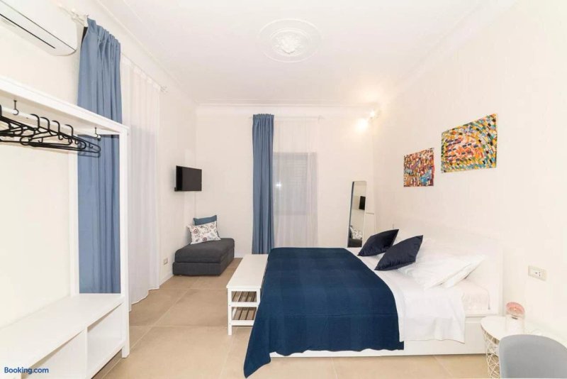 Caronda Apartments