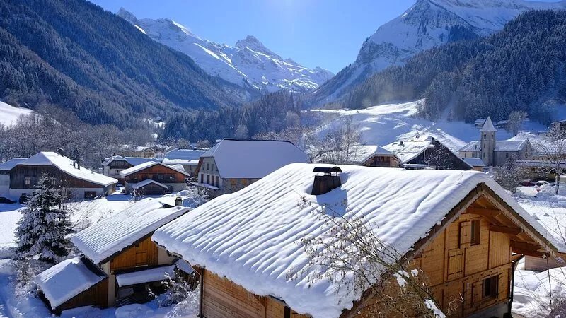 Beautiful Chalet in the heart of the village of Reposoir