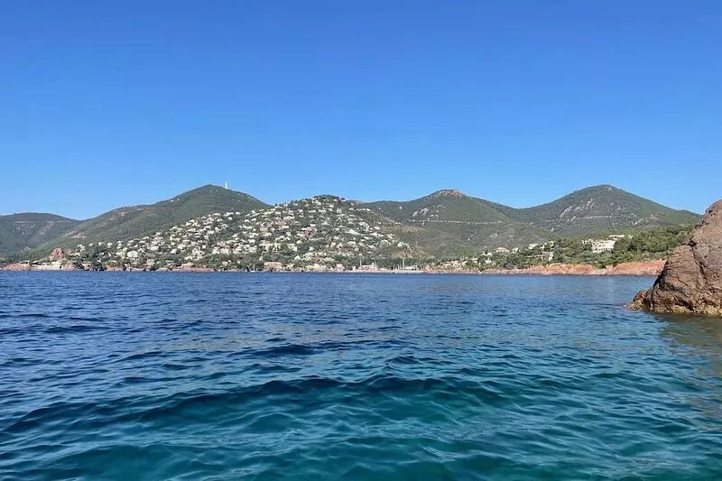 Villa with superb sea view , 6 people,  close to CANNES and SAINT TROPEZ