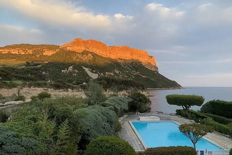 EXCEPTIONAL, 5' from the village, view, pool, parking