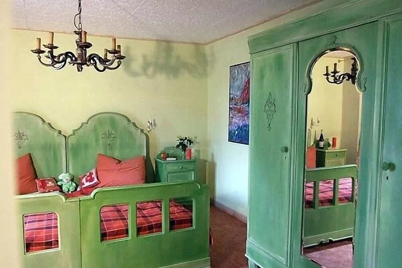 Artistically furnished apartment with a lot of inspiration - a candle room