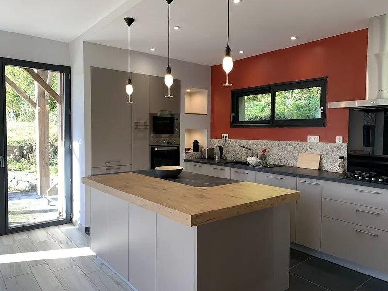 Quiet mountain house, ideal for hiking, skiing, cycling - village within