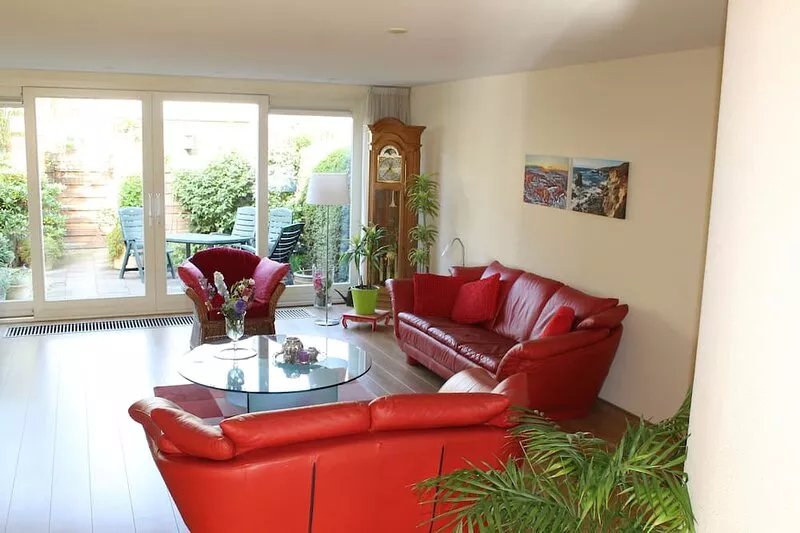 Our cozy (120sqm) holiday home is on the outskirts of Amsterdam.