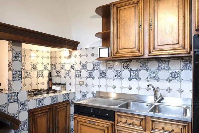 St.James. Elegant & Roomy 2' train station w/ lift - Pria Apartment