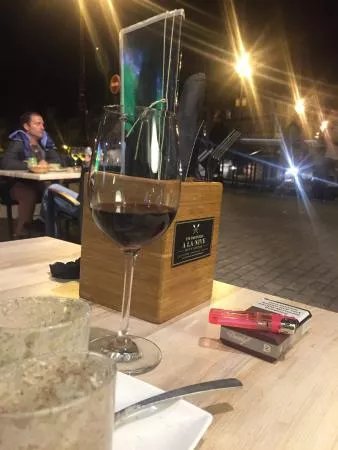 Une Bouteille a la Nive