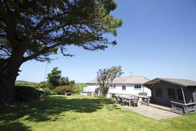 Penrose Cottage -  a cottage that sleeps 8 adults + 2 children  in 5 bedrooms