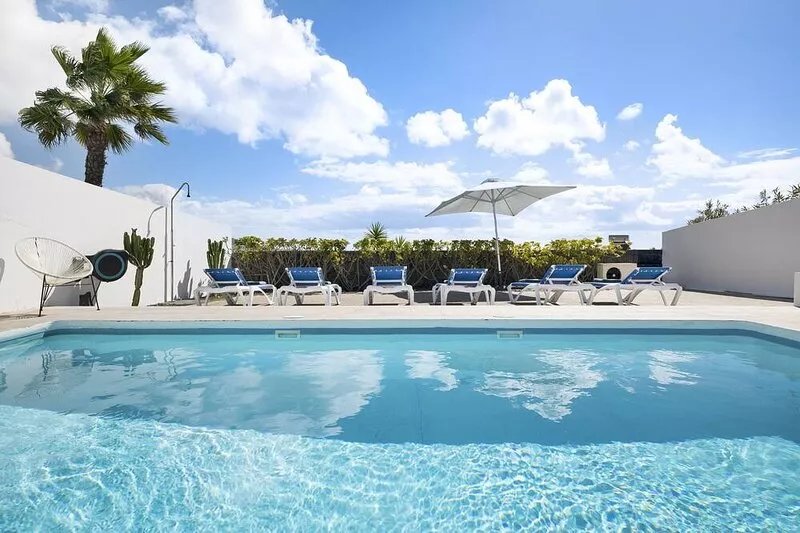 Vacation Home "El Ancla" with Sea View, Private Pool & Wi-Fi