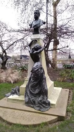 Arthur Sullivan Statue