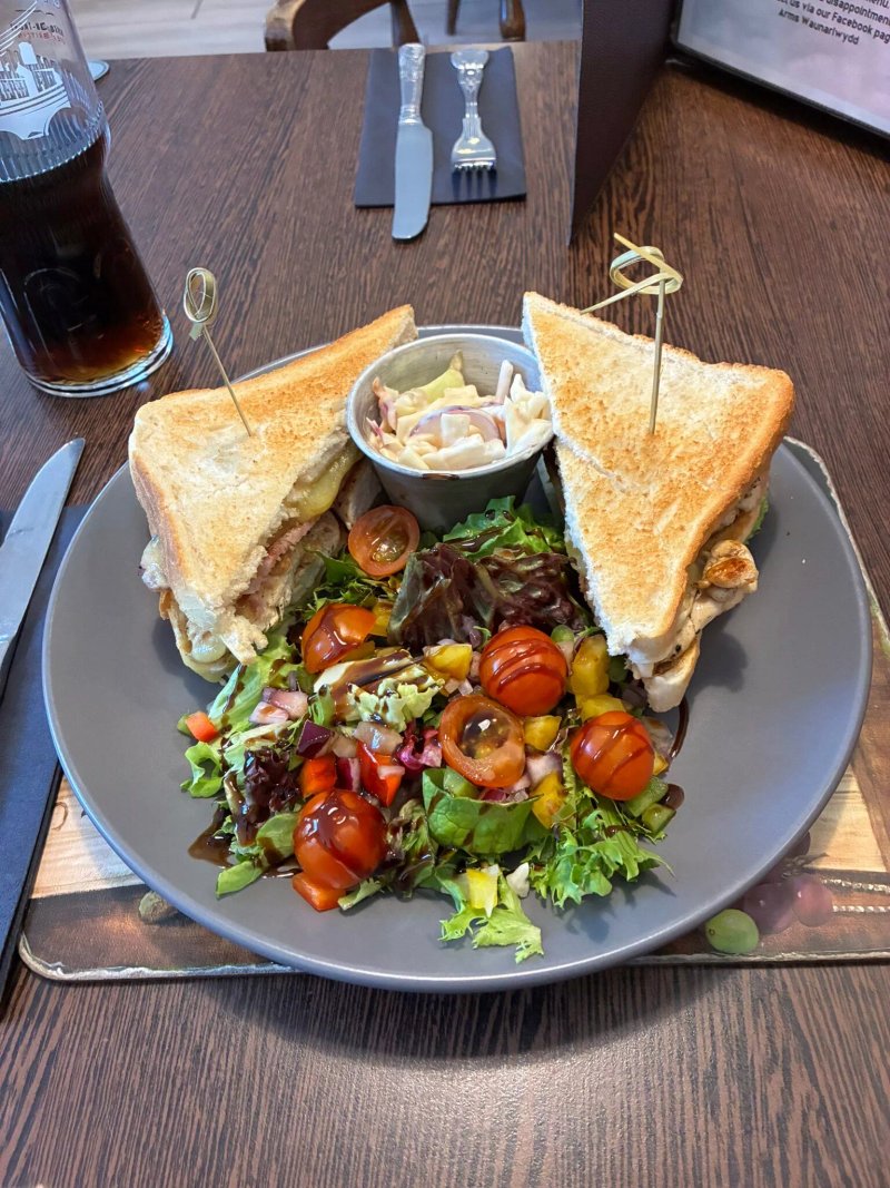 The Farmers Arms Waunarlwydd