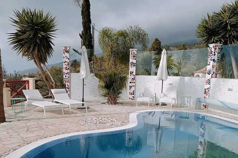 Villa with spectacular sea views, heated saltwater pool, dreamlike garden