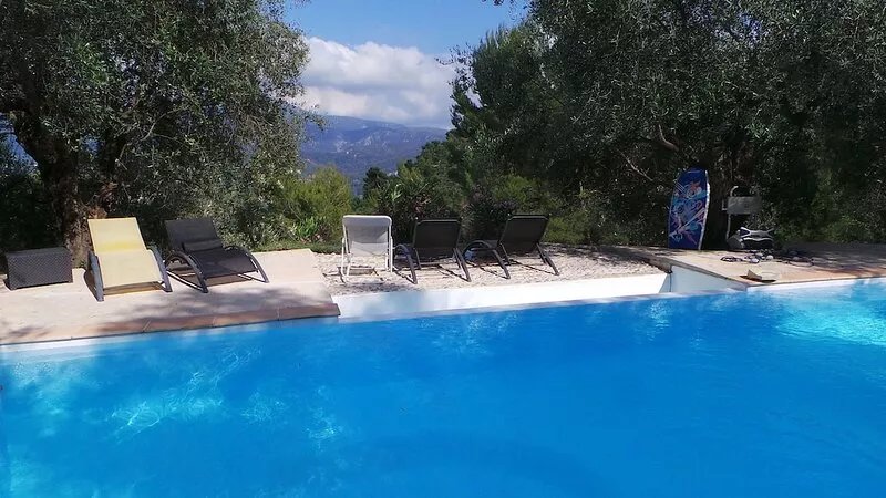 Nice peaceful house with swimming pool on the mountains near the sea